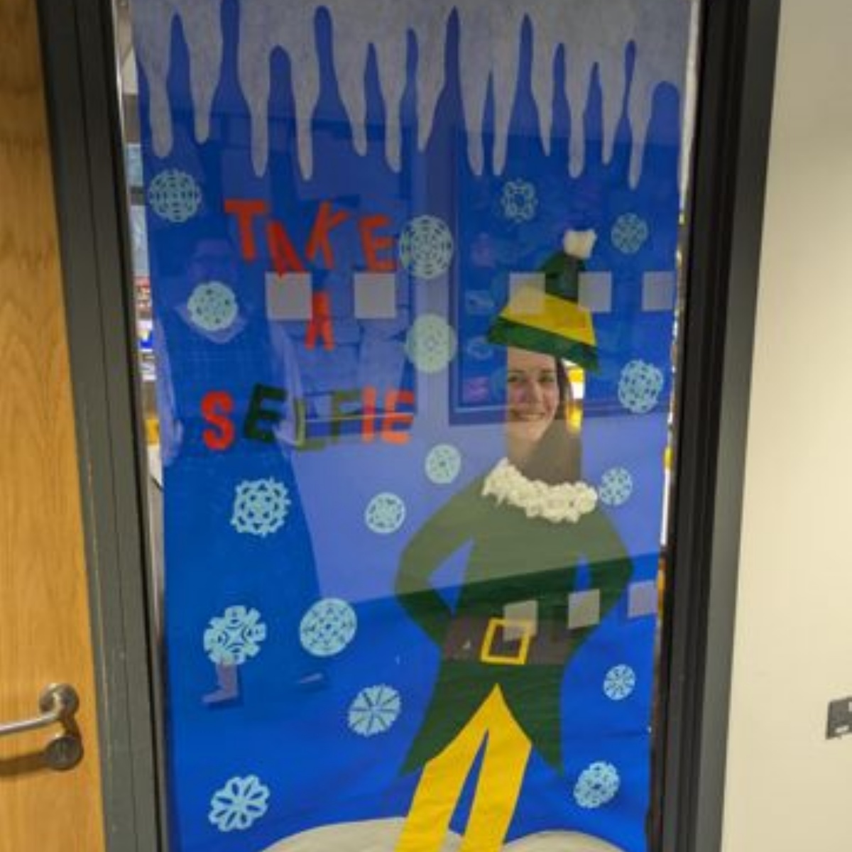 Inverness royal academy christmas door competition